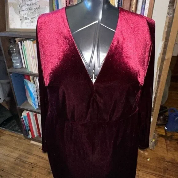 Blush Mark burgundy v-neck velvet slit 2x semi formal dress - Picture 2 of 4